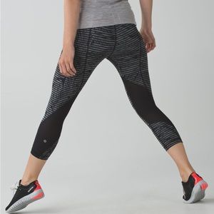 Lululemon Run: Inspire Crop II‎ Full-On Luxtreme Mesh Scratch size 4